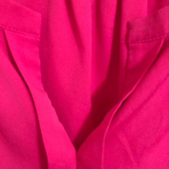 Women’s Sleeveless Blouse - Picture 2 of 6